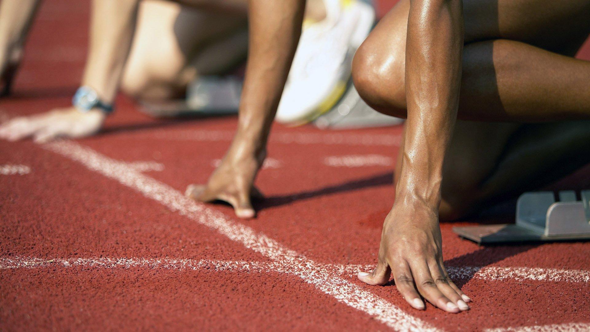 足坛震荡！陈戌源被查引热议，球迷叹，欧冠哪有国足场外精彩