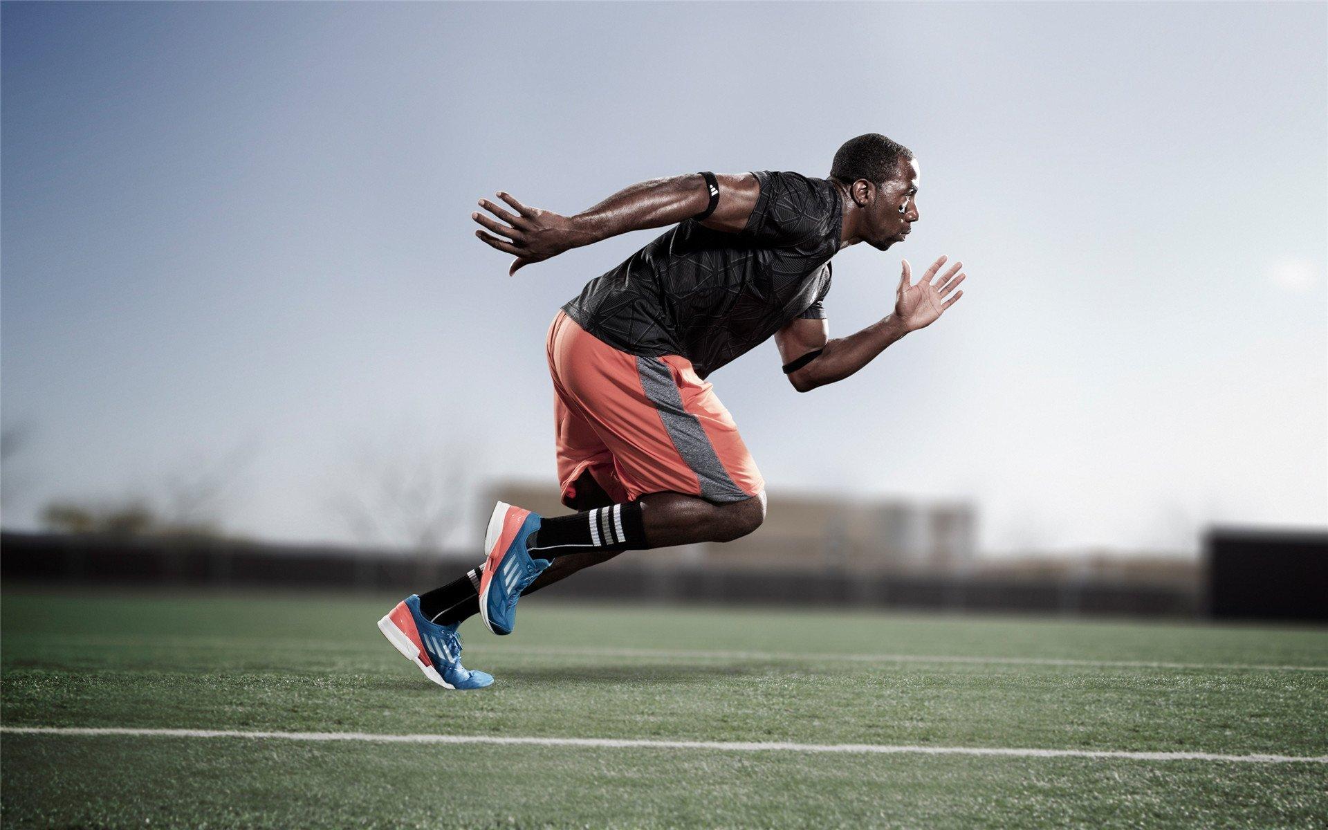 查理-亚当盛赞麦克托米奈,一记倒钩足以比肩齐达内天外飞仙